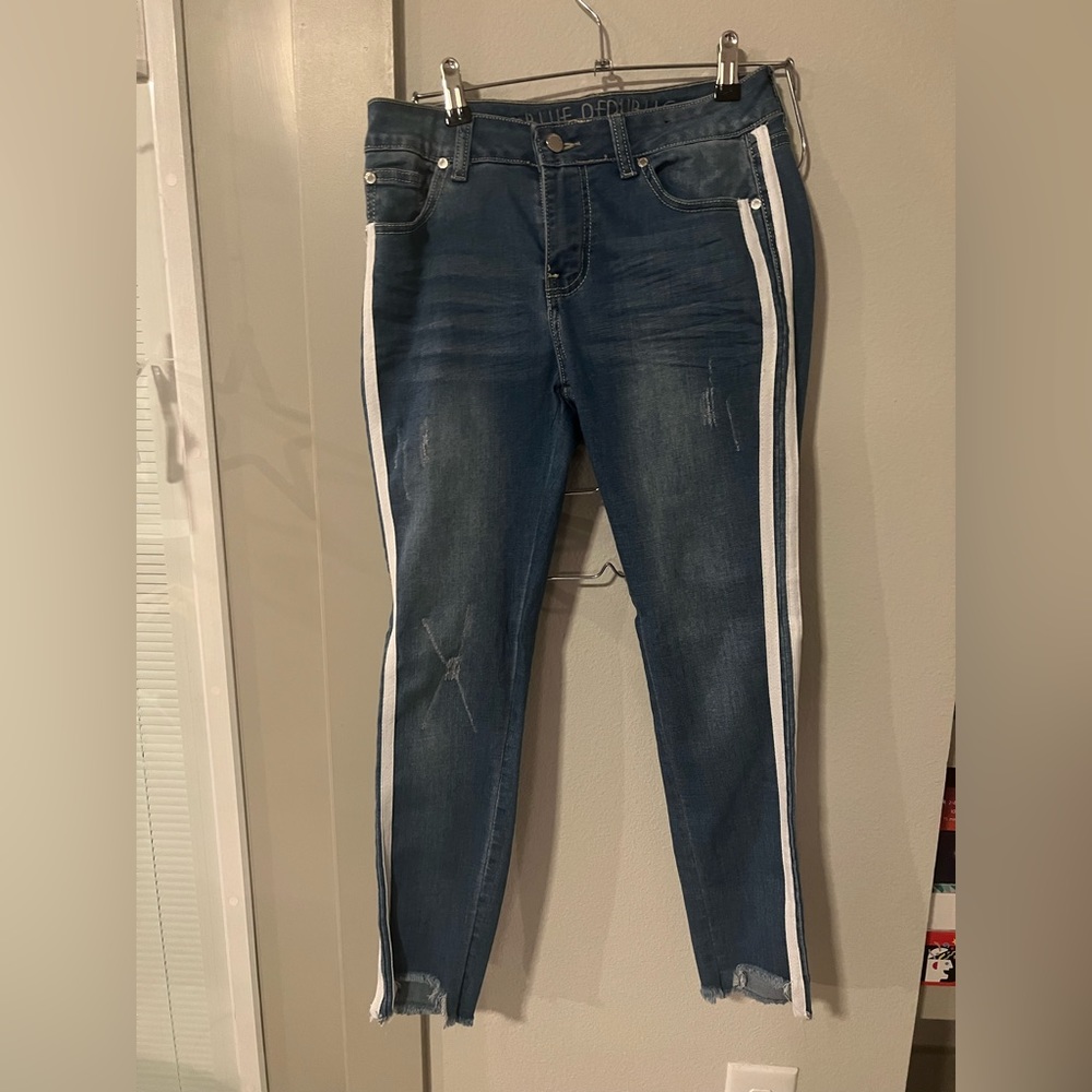 Blue republic size juniors 5 jeans with white stripe